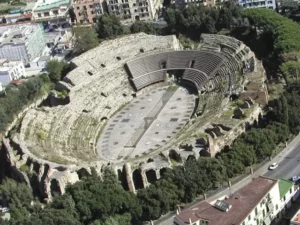 LAnfiteatro-Flavio-di-Pozzuoli-il-fratello-minore-del-Colosseo-romano-3